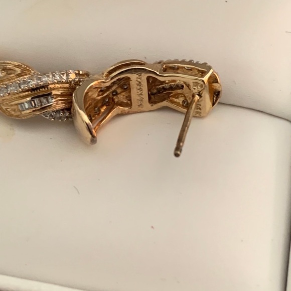 Elegant 14k Rose Gold Diamond Twisted Earrings - Picture 5 of 8